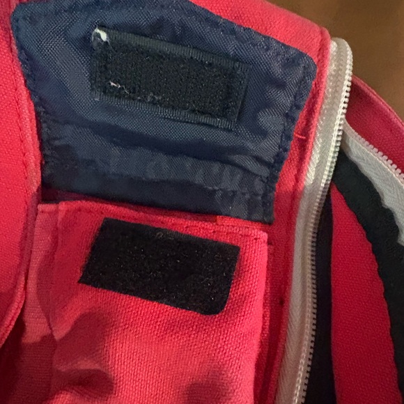 Kavu Coral-Red Single Strap Sling Pack - Picture 5 of 9